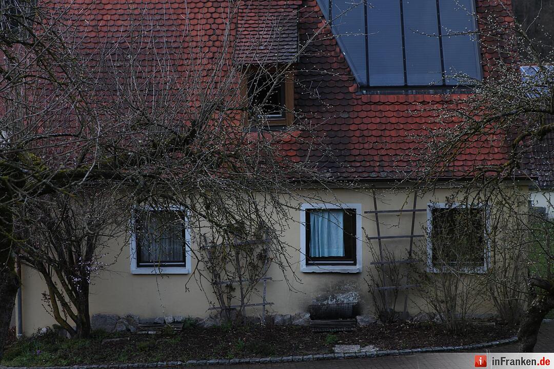 Kreis Ansbach: 41-Jähriger mit Stichverletzung aufgefunden – Kripo ermittelt