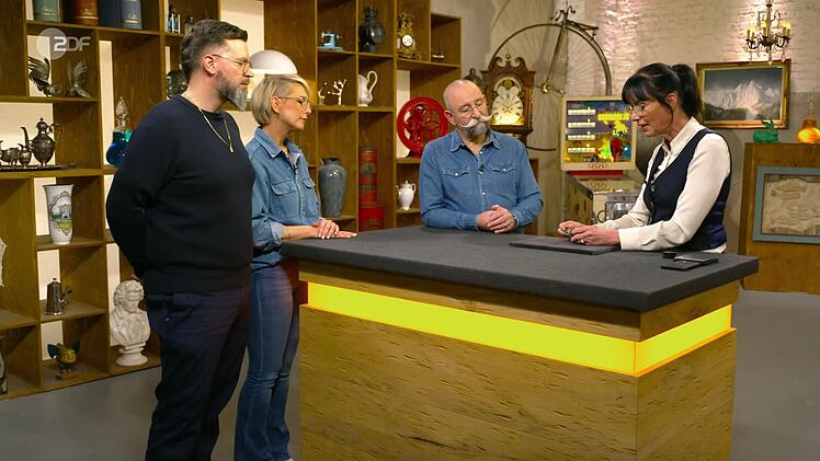 Horst Lichter grübelte, um was es sich bei dem Objekt überhaupt handelte und tippte dann auf "Feenschrank".