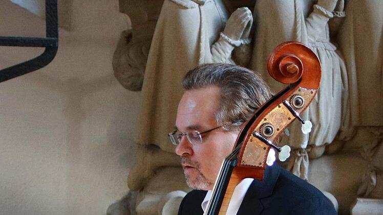 Impressionen von der Ahorner Serenade mit dem Collegium musicum Coburg unter Leitung von Thomas EhrleFoto: Jochen Berger