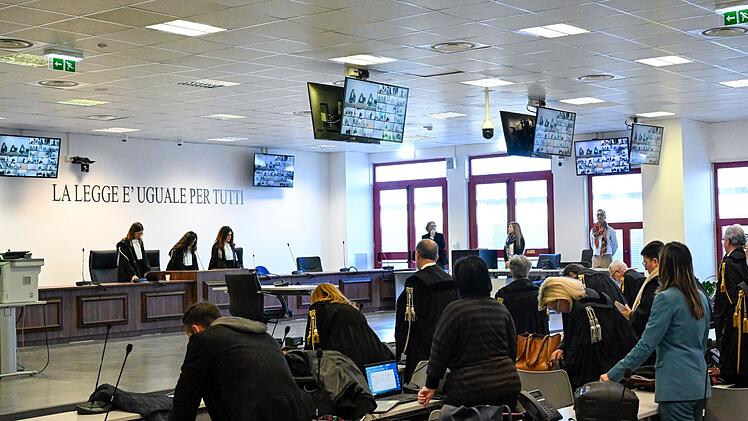 Mafia-Prozess in Italien