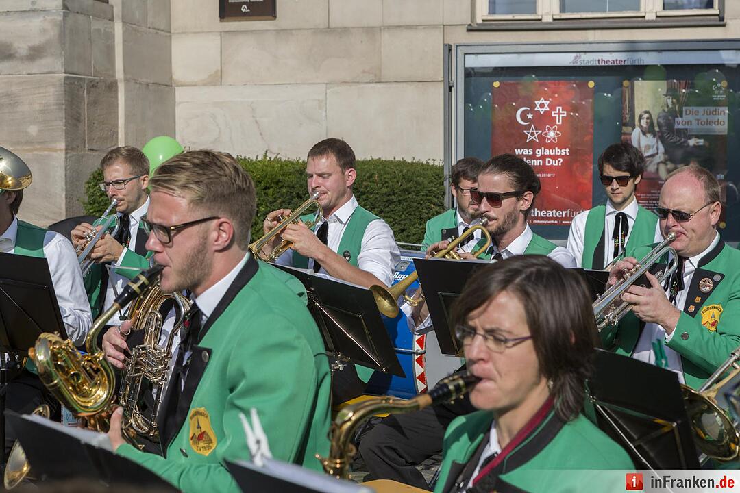 Fürther Michaeliskirchweih eröffnet