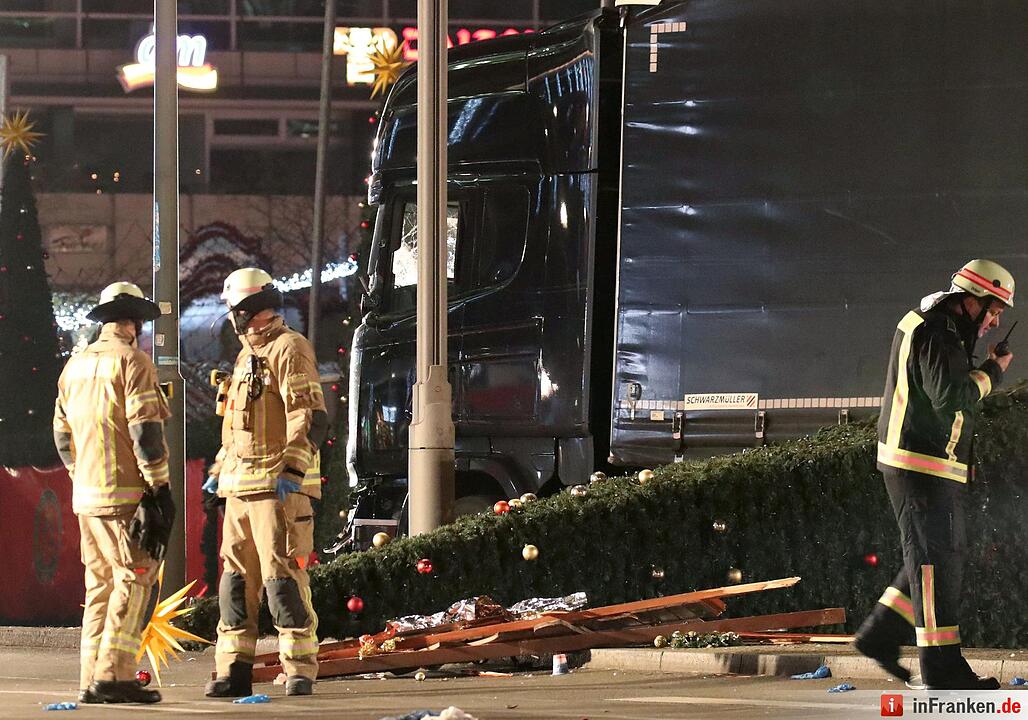 Möglicher Anschlag mit Lastwagen auf Berliner Weihnachtsmarkt