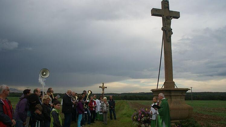 2008: Segnung des Flurkreuzes in Wermerichshausen. Nöth