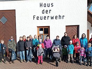 Die fleißigen Helfer  Foto: Alexander Rothenbücher
