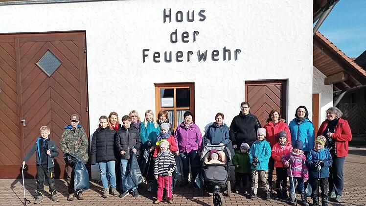 Die fleißigen Helfer  Foto: Alexander Rothenbücher
