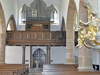 Die Innen-Sanierung der Pfarrkirche Sankt Kilian in Pfarrweisach ist abgeschlossen. Morgen, Sonntag, wird um 10.30 Uhr der erste Gottesdienst gefeiert. Nach 50 Jahren hat die Kirche wieder einen Mittelgang.  Foto: alc