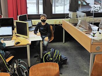 Die zur Zeit exklusivsten Schüler am Frankenwald-Gymnasium arbeiten im "School- Office" in der Notbetreuung.  Foto: privat