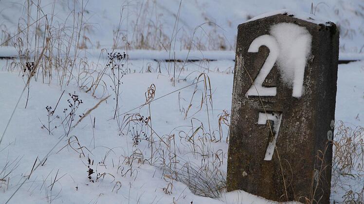 Die Strecke der ehemaligen Sinntalbahn ist verschneit. Foto: Ulrike Müller