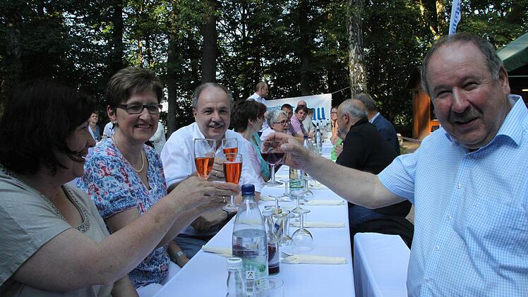 Kupferbergs Bürgermeister Alfred Kolenda freut sich auf einen schönen Abend. Foto: Jürgen Gärtner