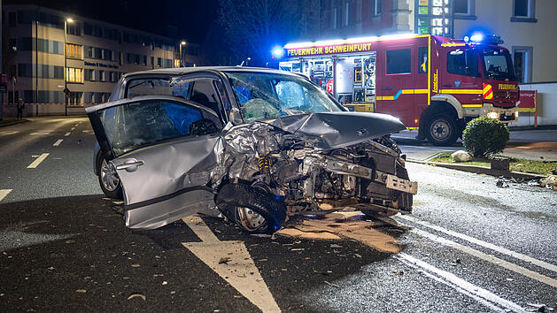 Schwangere Frau bei Unfall in Schweinfurt verletzt