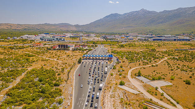 Dugopolje bei Split: Stau an den Mautstellen