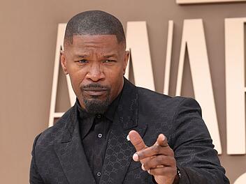 Jamie Foxx In einem Interview spricht Jamie Foxx darüber, warum Comedy für ihn zur Lebenskraft wurde.