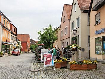 Die Marktstraße in Burgebrach. Hier könnte ein Markterlebnis das Ortszentrum stärken. Foto: Elke Pieger