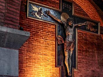 Auch in der Erlöserkirche in Bamberg werden derzeit Gottesdienste gefeiert. Foto: Matthias Hoch