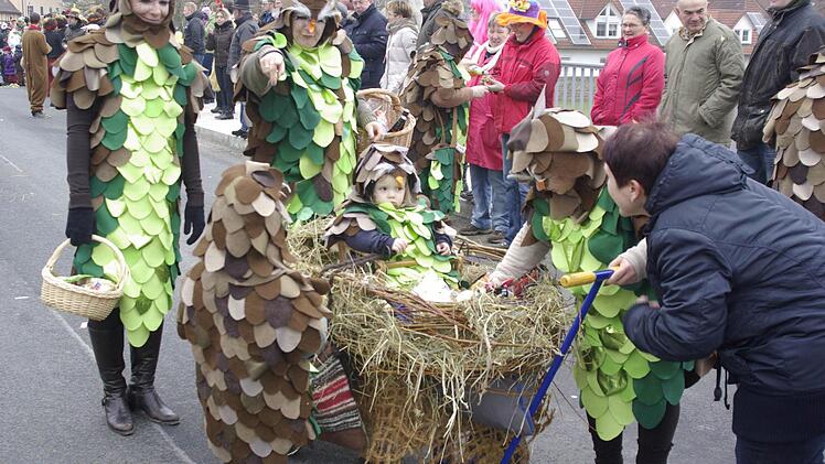 Faschingszug in Aura. Foto: Winfried Ehling