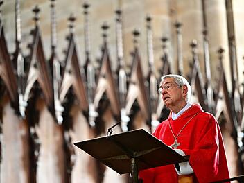Bamberg: ehemaliger Erzbischof spricht sich für Priesterinnen-Weihe aus - "von Gott so gewollt"
