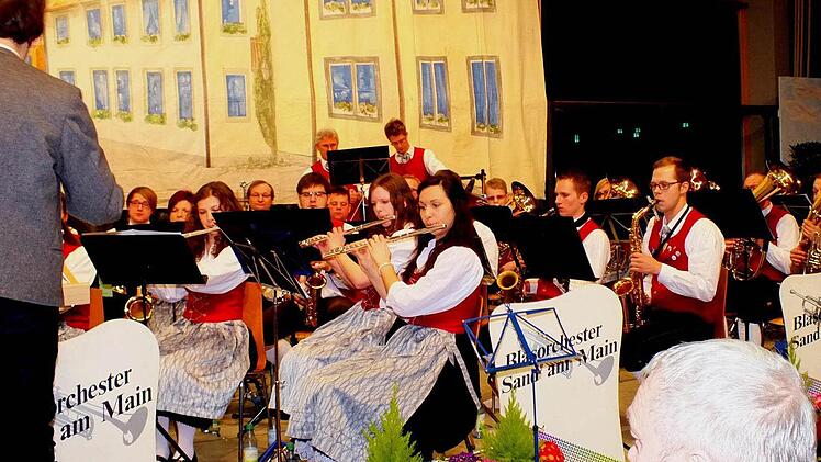 Bei seinem Frühjahrskonzert bot das Blasorchester Sand einmal mehr Blasmusik vom Feinsten. Foto: ab