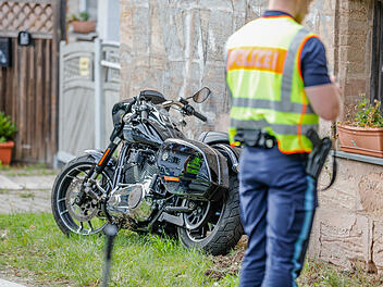 Schwerer Verkehrsunfall in N&uuml;rnberg: Motorradfahrer stirbt an Verletzungen