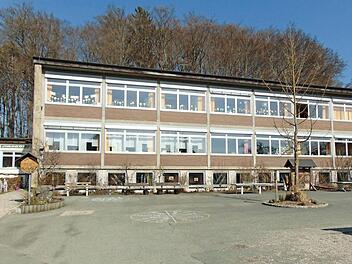 Die Hiltpoltsteiner Grundschule muss saniert werden.  Foto: P. Malbrich