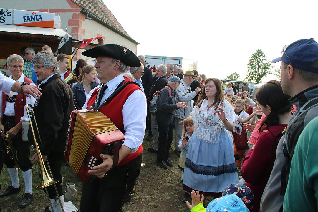 Walberla-Fest 2018: Bieranstich und Baumstellen auf dem Walberla