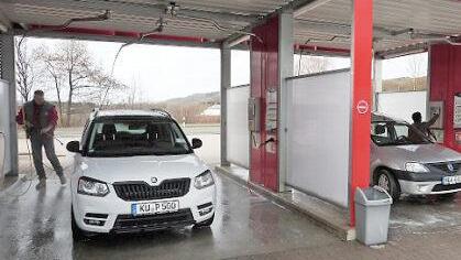 Auch mit dem modernen Waschcenter hat man im Autohaus Förster auf das richtige "Pferd" gesetzt.