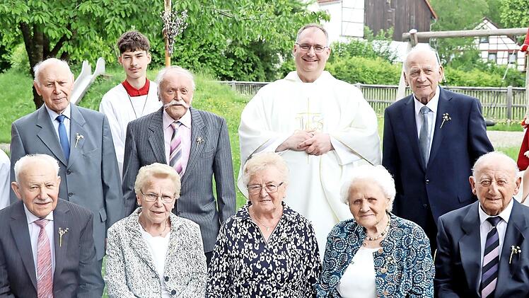 Vor 70, 75, 80 und 85 Jahren hatten diese Jubilare Erstkommunion.