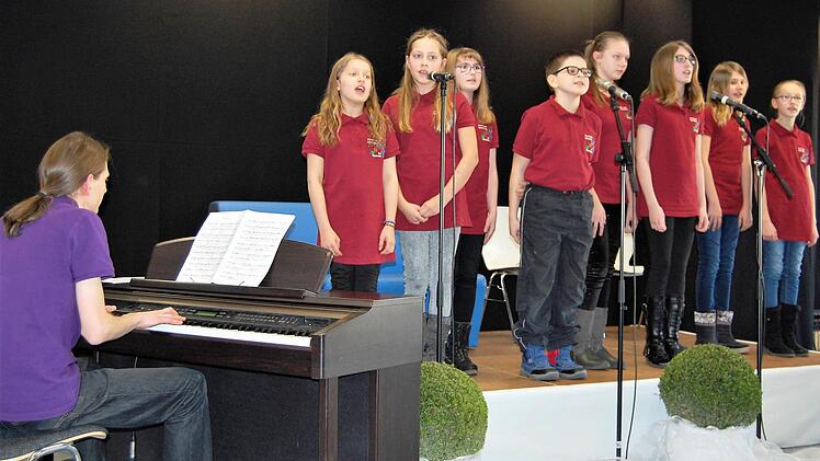 Schulchor und Schulband sorgten für den musikalischen Rahmen.