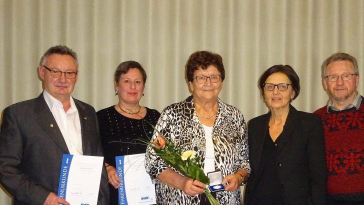 Ehrungen gab es im Rahmen des 70-jährigen Jubiläums des VdK-Ortsverbands Großwenkheim (von links):   Edgar Glückert, Diana Rudolph, Erika Gehring, Michaela Metz und Engelbert Roith. Foto: Anton Then