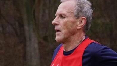 Bravourös meisterte der 65-jährige Alfons Meixner vom TSV Staffelstein in 43:37 Minuten den Hauptlauf, womit er in seiner Altersklasse deutlich vorn lag. Foto: Mario Deller