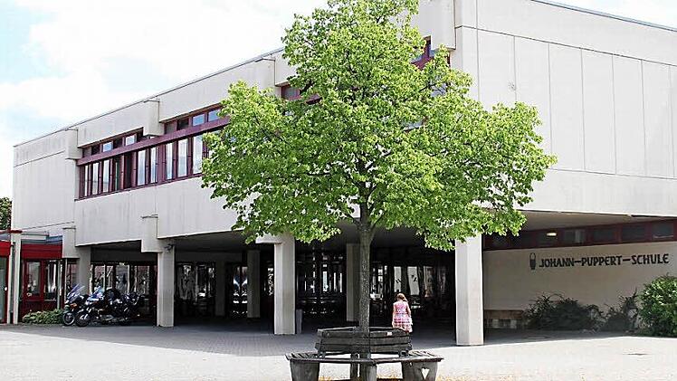 Wegen zu geringer Schülerzahlen wird es ab kommendem Schuljahr an der Johann-Puppert-Mittelschule keine siebte und achte Jahrgangsstufe geben.  Foto: Gerda Völk