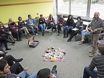 Erzieherinnen und Erzieher aus den Landkreisen Bad Kissingen und Rhön-Grabfeld diskutierten im Berufsbildungszentrum (BBZ) das Thema "Wie viel Gesundheit braucht ein Kind?" .  Foto: BBZ