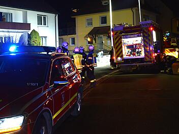 Zu einem Kaminbrand musste die Kulmbacher Feuerwehr am Freitagabend in die Blaicher Stra&szlig;e ausr&uuml;cken. Foto: Karl Heinz Weber