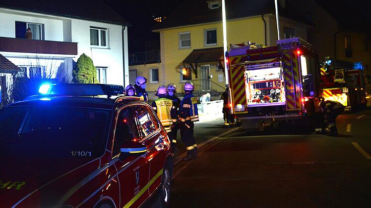 Zu einem Kaminbrand musste die Kulmbacher Feuerwehr am Freitagabend in die Blaicher Straße ausrücken. Foto: Karl Heinz Weber