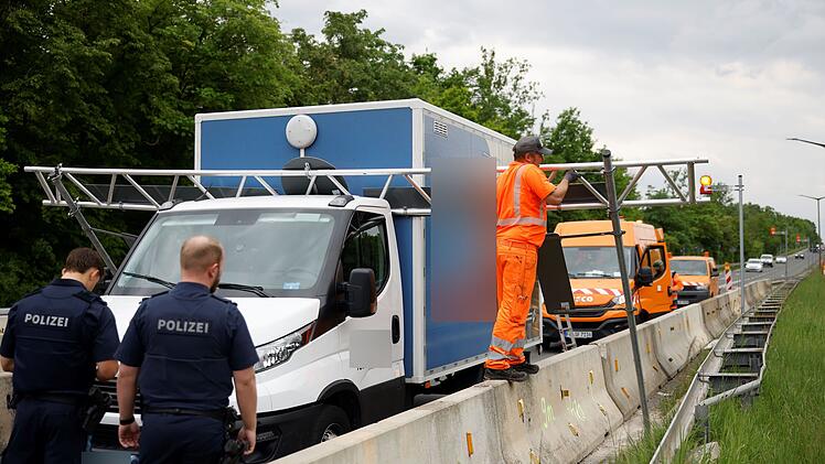 Schon wieder bleibt Fahrzeug auf maroder Zirndorfer Brücke hängen