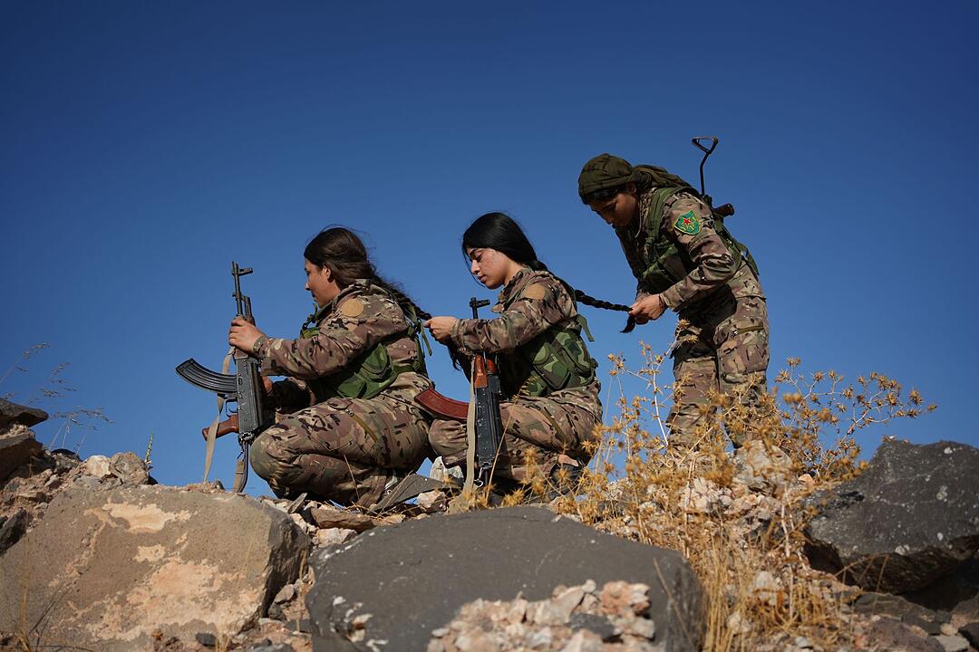 Kurdische YPJ-K&auml;mpferinnen in Syrien