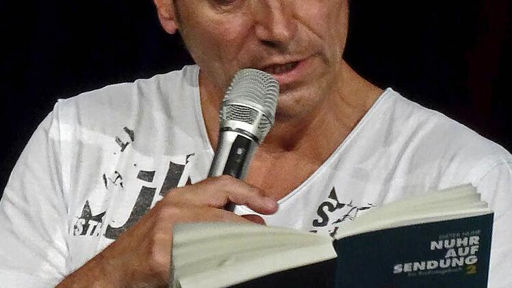 Wortgewandt und unterhaltsam : Dieter Nuhr gastierte im Coburger Kongresshaus. Foto: Jochen Berger