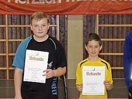 Die vier besten A-Schüler (von links): Leon Fredrich, der Zweitplatzierte Patrick Geßner vom SV-DJK Eggolsheim, Sieger Tom Hoger vom FC Adler Weidhausen und Daniel Burger.  Fotos: Hans Franz