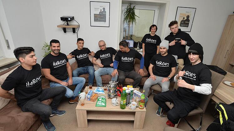 Gruppentreffen bei den Heroes in Schweinfurt. Foto: Roland Rinklef