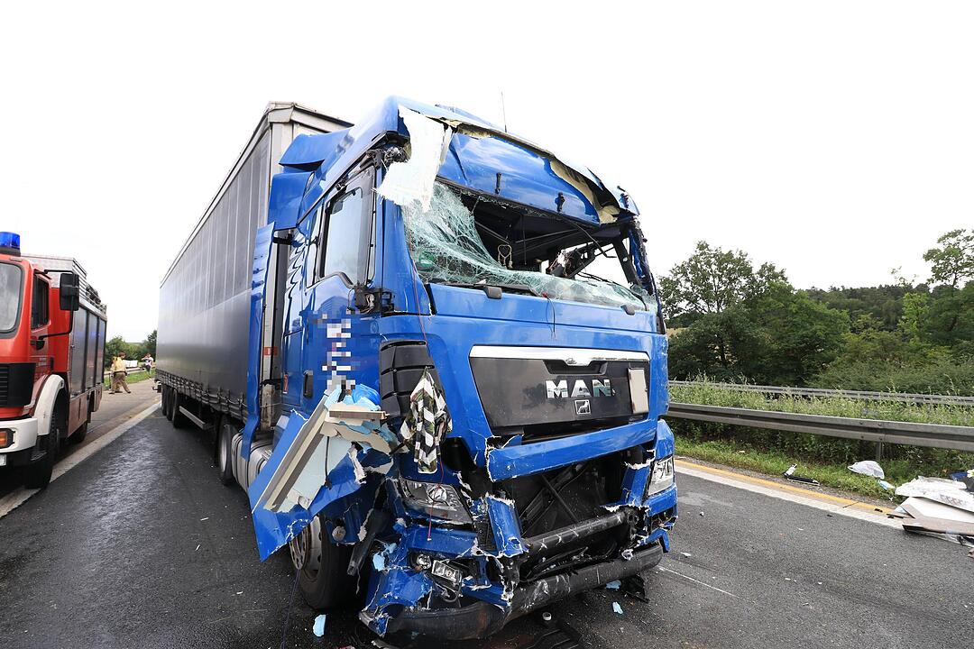 Furchtbares Unglück: Wohnmobil-Fahrer stirbt auf A3 bei Schlüsselfeld