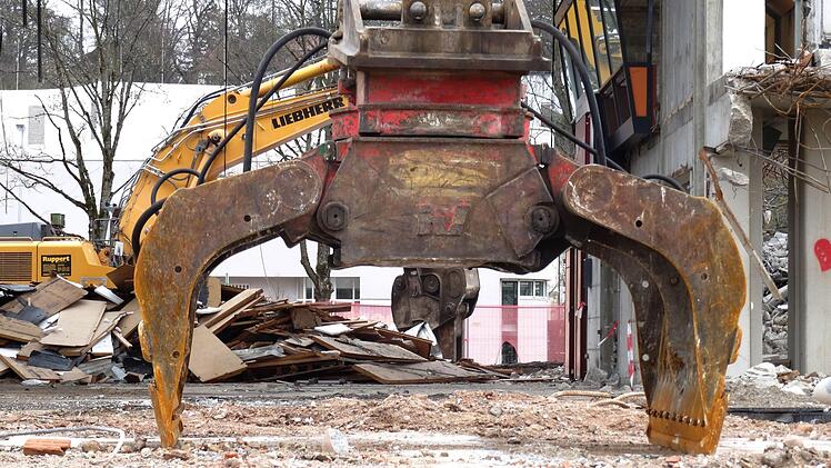 Impressionen vom Abriss der Coburger Angerhalle: 13. FeburarFoto: Jochen Berger