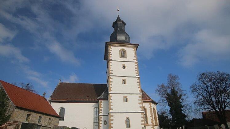 Asbest-Fund in Rugendorfer Kirche führt zu sofortiger Maßnahme - Pfarrerin äußert sich