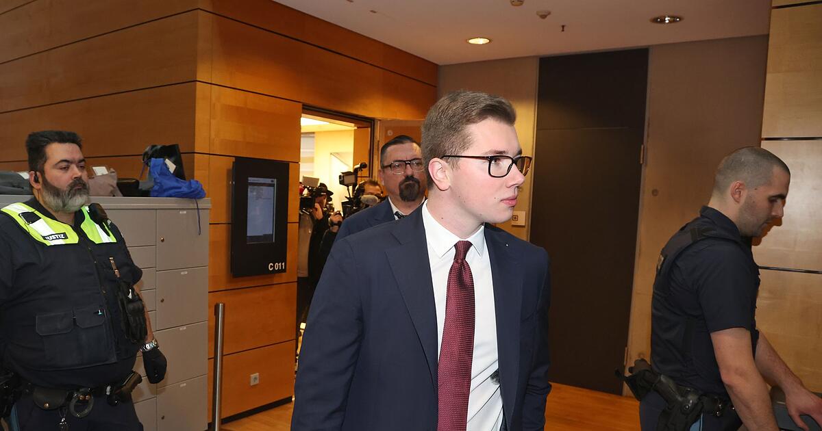 Halemba trial in Würzburg: Who owns the found USB stick?