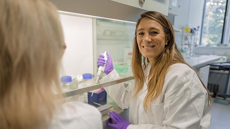 Jasmina Neudecker erf&auml;hrt an der Sporthochschule K&ouml;ln, wie Myokine (Botenstoffe), die beim Sport ausgesch&uuml;ttet werden, das Wachstum von Tumorzellen verhindern und somit f&uuml;r die Krebspr&auml;vention relevant sind.