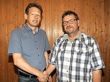 Der neue Vorsitzenden Karlheinz Grüner (links) mit dem scheidenden Vorsitzenden Thomas Klein Foto: Mathias Erlwein