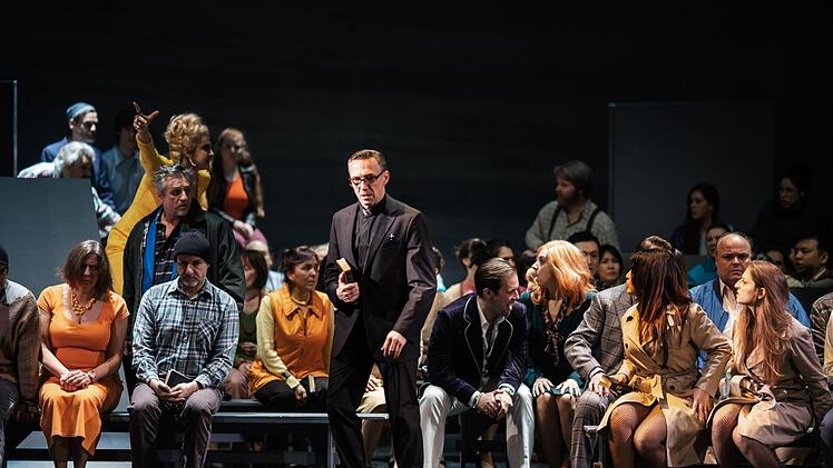 Benjamin Brittens Oper "Peter Grimes" feierte ihre Coburger Erstaufführung am Landestheater.Foto: Sebastian Buff
