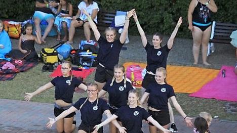 Die "United Dance-Group" des ATS Kulmbach trat zum ersten Mal vor großem Publikum auf. Fotos: privat