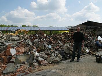 Noch viel Arbeit steht Klaus Schneider bevor, bis sein neuer Schweinemaststall in Bischofsheim in Betrieb gehen kann. Foto: Sabine Weinbeer