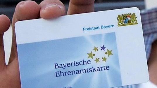 So sieht sie aus, die Ehrenamtskarte. Foto: Barbara Herbst