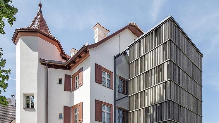 In Heroldsberg steht das Weiße Schloss. Ein Denkmal mit besonderer Architektur.  Foto: E. Brunel-Geuder