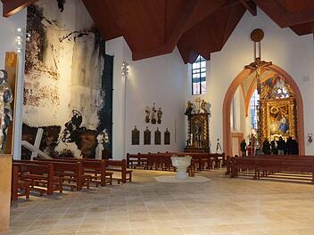 Blick in den neugestalteten Kirchenraum von St. Oswald  Fotos: Johannes Michel